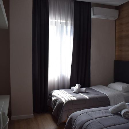 BluePoint Hotel Tepelene Buitenkant foto