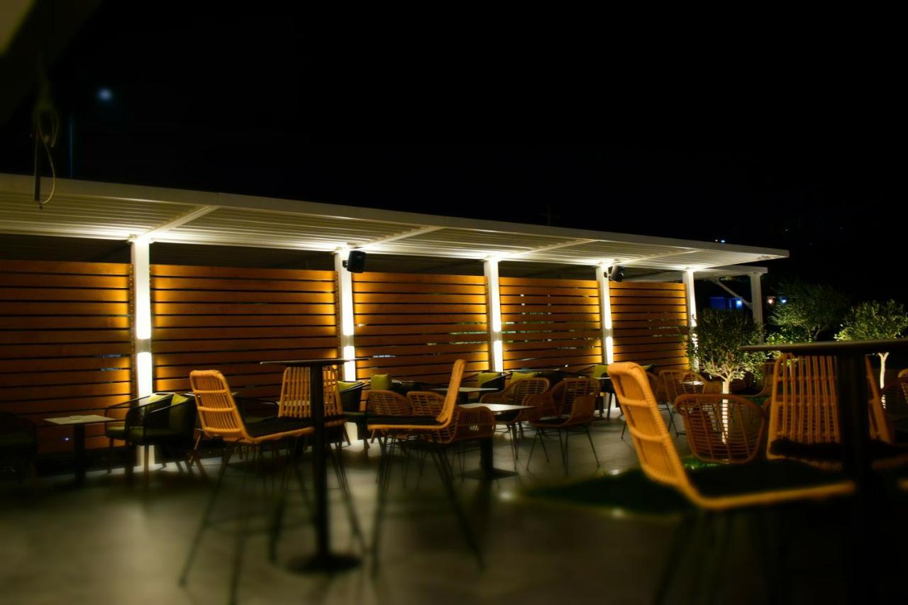 BluePoint Hotel Tepelene Buitenkant foto