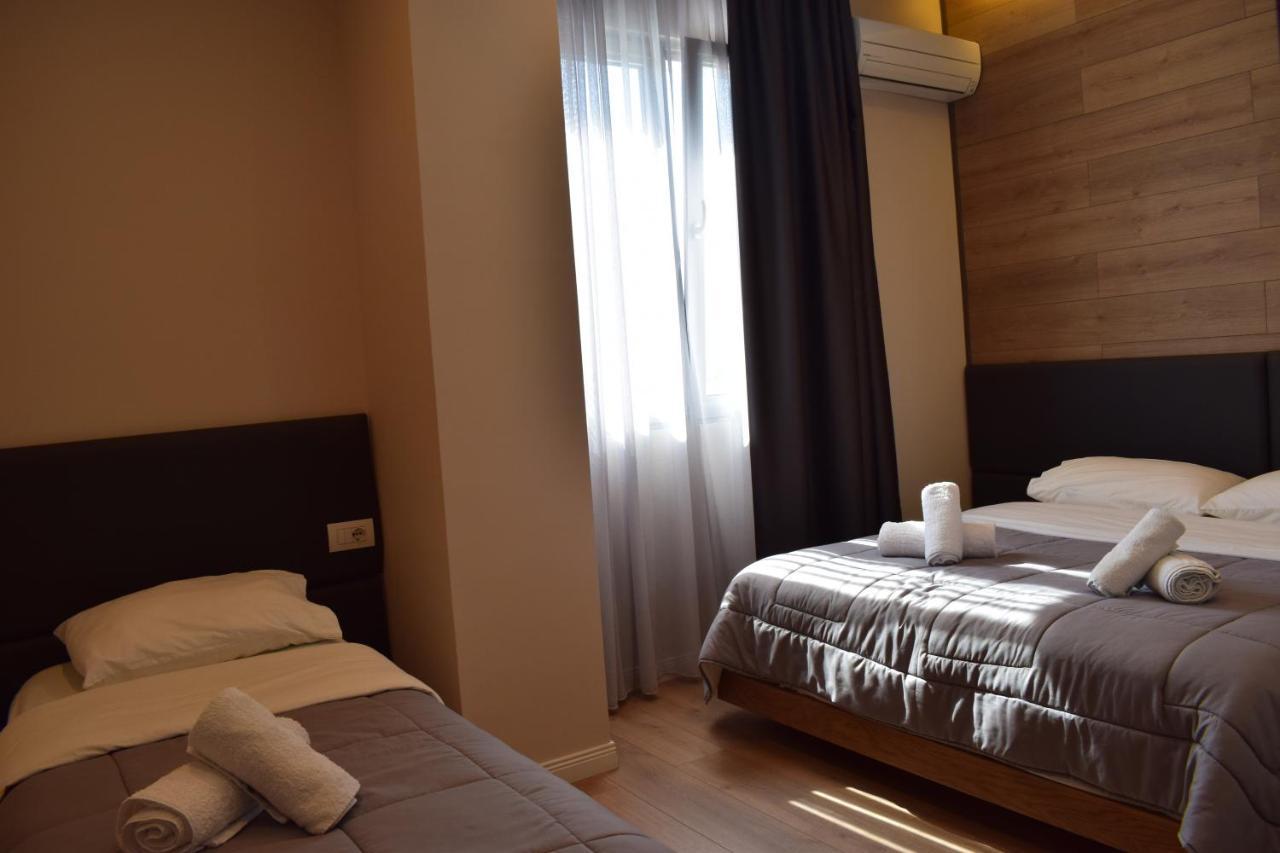 BluePoint Hotel Tepelene Buitenkant foto